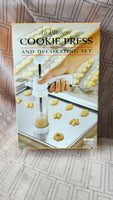 La Patisserie Cookie Press and Decorating Set
