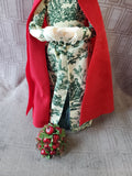 Byers' Choice Carolers Colonial Williamsburg Signed "Woman Holding Apple Cone" Figurine AS IS—READ DESCRIPTION CAREFULLY**