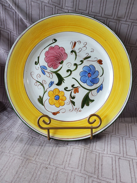 Della Ware Pottery Plate with Display Stand