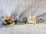 Lot of David Winter/Marion Davis Miniature Cottages