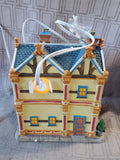 Coventry Cove "Maddie's Candy Shop" Lighted House WORKS (I)