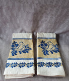 Pair of Pfaltzgraff Kitchen Towels