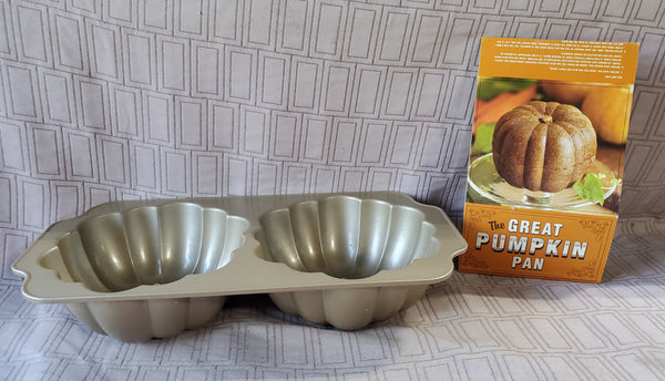 Nordic Ware "The Great Pumpkin Pan" Nonstick Baking Dish