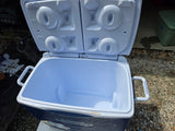 Rubbermaid 67 Can Wheeled Ice Chest