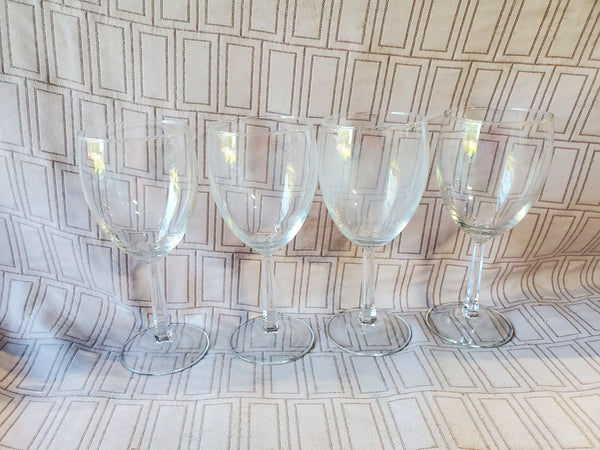 Set of 4 Clear Glass Wine Glasses