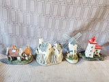 Lot of David Winter and Unbranded Miniature Cottage
