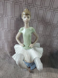 Lladro "Laura Sitting Ballerina" No. 1.360 Figurine