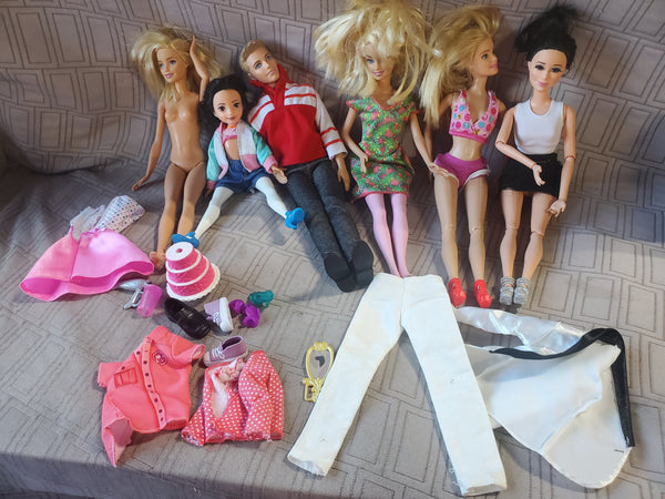 (A) Barbie Doll Lot with Some Accessories