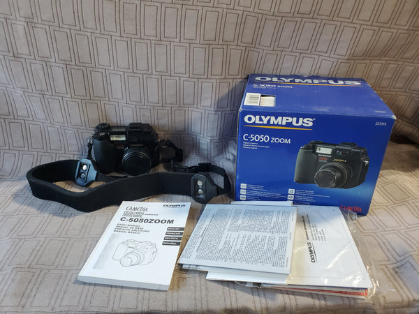 Olympus C-5050 Zoom Camera WORKS