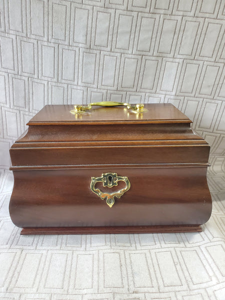 Virginia Metalcrafters Colonial Williamsburg Restoration Mahogany Wood Tea Box MISSING KEY