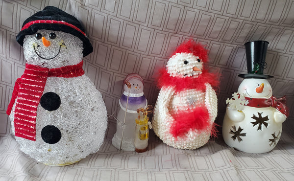 (A) Lot of Snowmen Decor