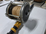 Penn Senator 9/0 Reel w/69" Fiberglass Rod (G)