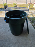 Rubbermaid Brute Lidded Trash Can
