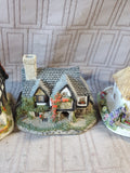 Lot of David Winter/Marion Davis Miniature Cottages