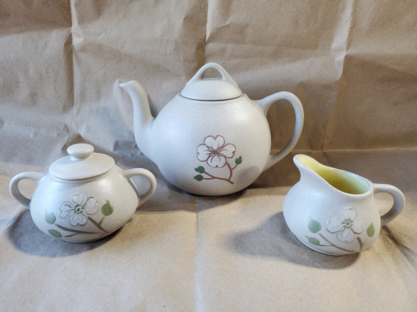 3 Piece Pigeon Forge Pottery Dogwood Tea Set