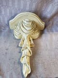 Resin Drape Tassel Wall Shel
