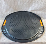 Le Creuset Non-Stick Pizza Pan