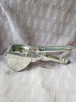 (B) Potato Ricer