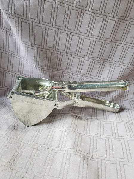 (B) Potato Ricer