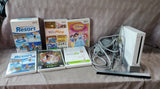 Wii Gaming Console with 5 Games POWERS ON/NO FURTHER TESTING