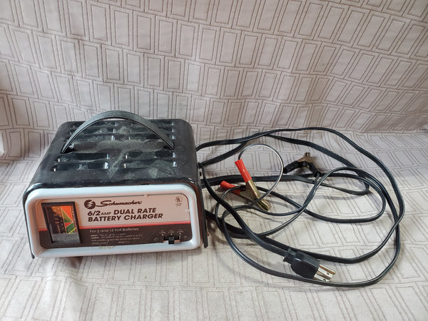 Schumacher 6/2 AMP Dual Rate Battery Charger POWERS ON/NO FURTHER TESTING