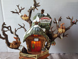 Department 56 North Pole Woods "Reindeer Care & Repair" Lighted Figurine WORKS
