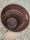 Brown Rubbermaid Roughneck Trashcan w/Lid