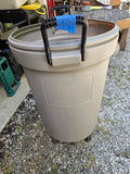 Rubbermaid Wheeled Trashcan - No Lid, Holes in Bottom