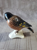 (L) Goebel "European Goldfinch" No. CV33 Figurine