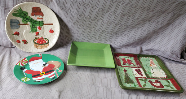 (A) Lot of Assorted Christmas Dishes