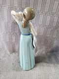 Lladro "Prissy Girl with Hat" No. 5.010 Figurine