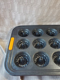 Le Creuset Non-Stick 12 Cup Mini Fluted Cake Pan