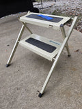 B&D Stowaway 2-Step Stool