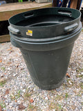 Rubbermaid 20 Gal Lidded Trash Can