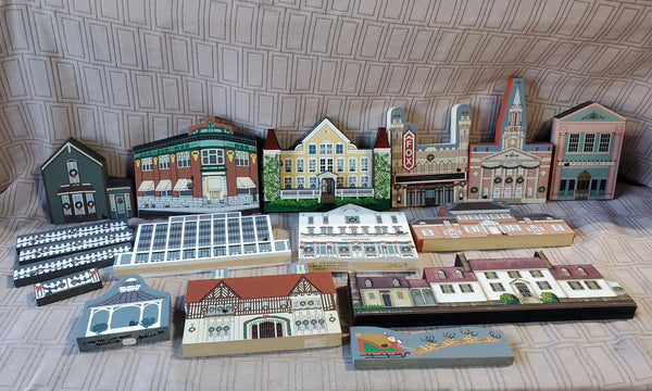 (A) Assorted Lot of Cat's Meow Houses