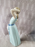 Lladro "Prissy Girl with Hat" No. 5.010 Figurine