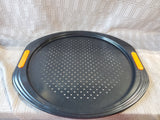 Le Creuset Non-Stick Pizza Pan
