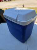 Rubbermaid Cooler w/Handle