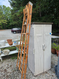 8' Wooden Ladder