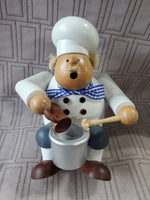 (A) Erzgebirgische Volkunst Shelf Sitting Chef Smoker