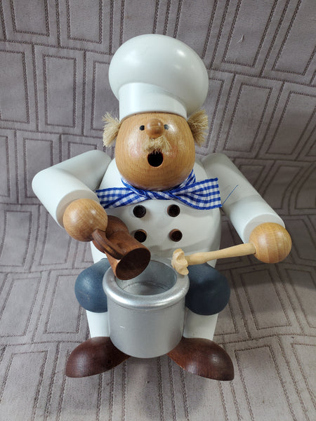 (A) Erzgebirgische Volkunst Shelf Sitting Chef Smoker