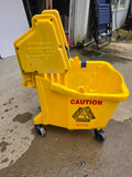 Rubbermaid Brute Commercial Rolling Mop Bucket w/Wringer