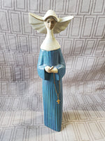 Lladro "Prayerful Nun" 2348 Figurine AS IS—READ DESCRIPTION CAREFULLY**