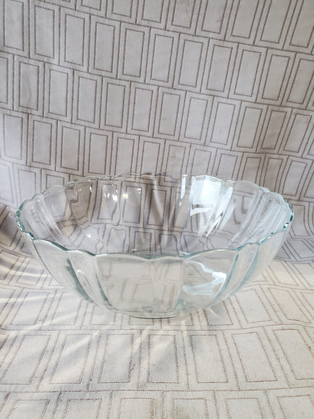 Arcoroc Glass Scalloped Edge Serving Bowl