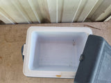 Rubbermaid 6-Pack Cooler