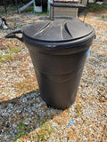 Rubbermaid Wheeled Trashcan w/Lid