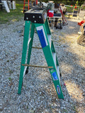 Werner 4' Fiberglass Ladder-G