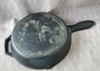 Utopia Kitchen Cast Iron Skillet with Silicone Pot Holder