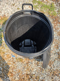 Rubbermaid Wheeled Trashcan w/Lid
