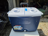 Rubbermaid 67 Can Wheeled Ice Chest
